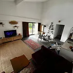 Citrus 2 度假居 Eskiomerler