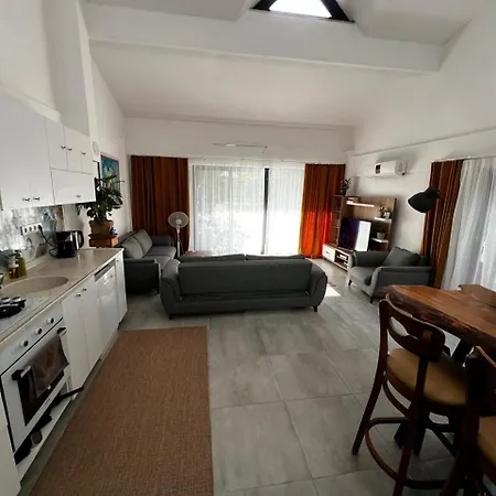 Kaucuk House Prázdninový dům